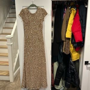 Adrianna Papell Gold sparkle dress. Size 4
